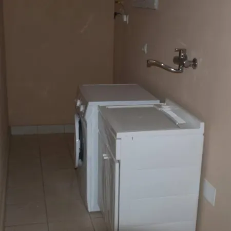 Elegante Ed Ampio 100 Mt Dal Centro Di Apartment *