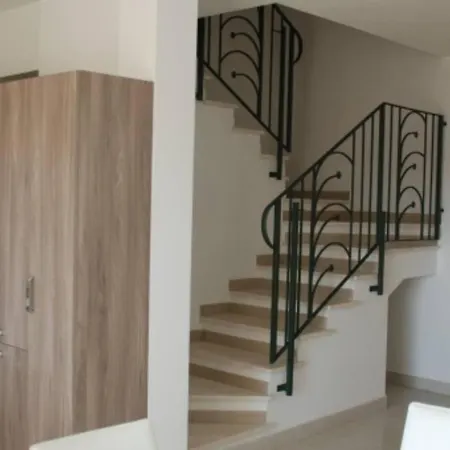 Elegante Ed Ampio 100 Mt Dal Centro Di Apartment *
