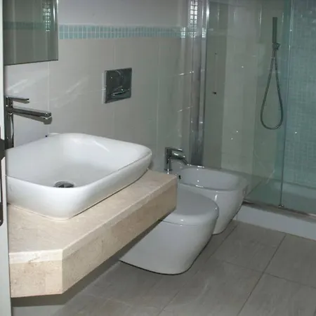 Apartment Elegante Ed Ampio 100 Mt Dal Centro Di *